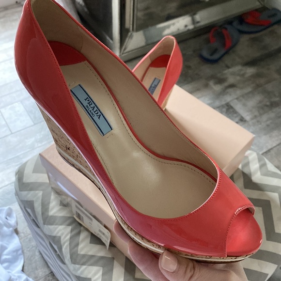 Prada Pink Patent Platform Wedge Heel Espadrille Peep Pumps Size 39.5 New In Box - Picture 6 of 7